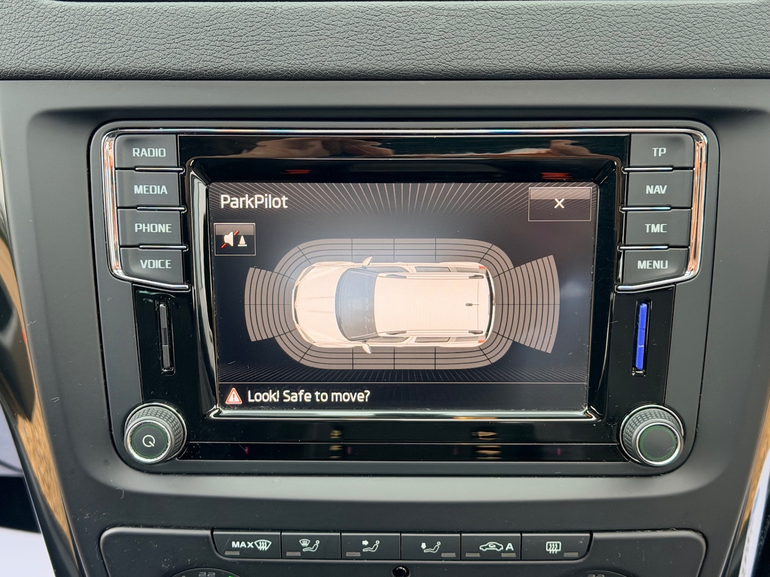 Used Skoda Yeti 2015 for sale - 76919901: Photo 40