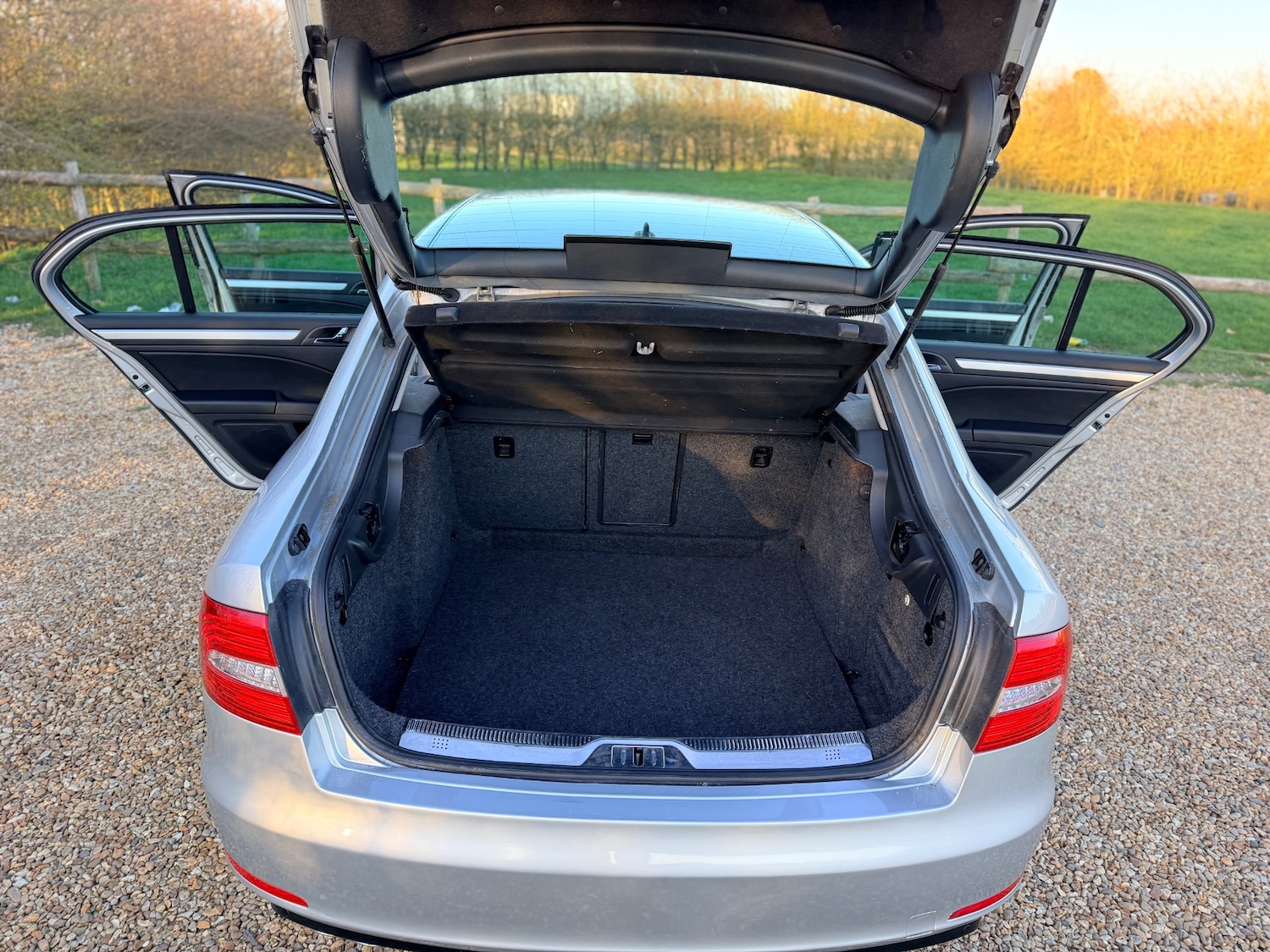 Used Skoda Superb 2013 for sale - 77921071: Photo 11