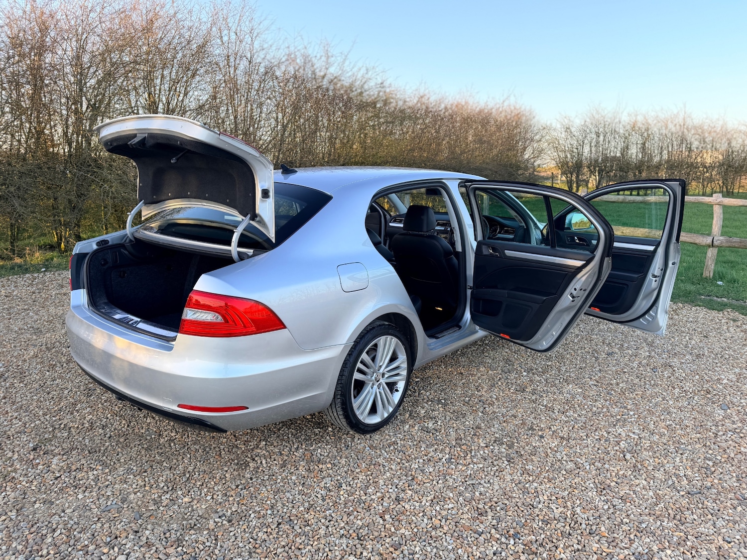 Used Skoda Superb 2013 for sale - 77921071: Photo 12