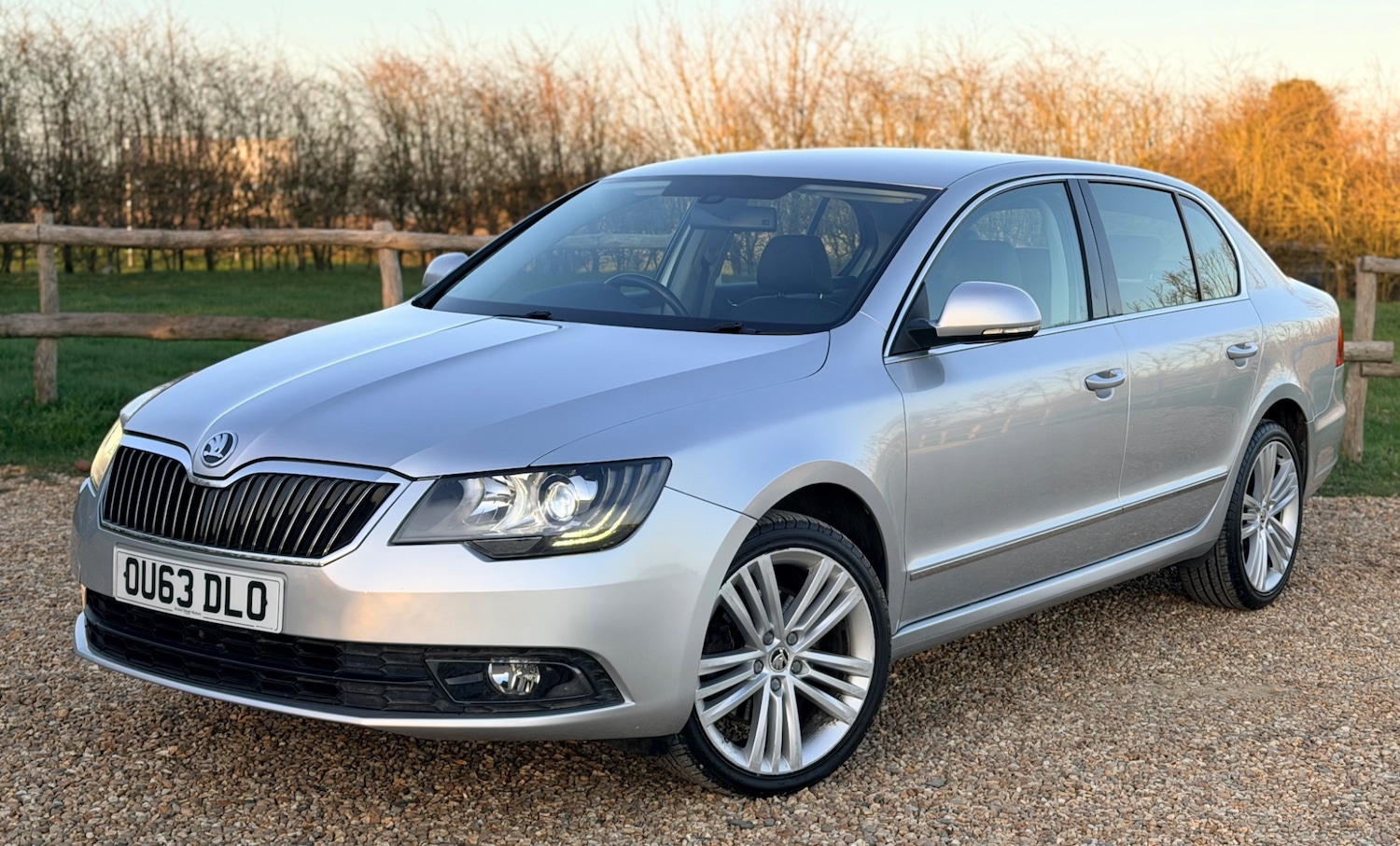 Used Skoda Superb 2013 for sale - 77921071: Photo 2