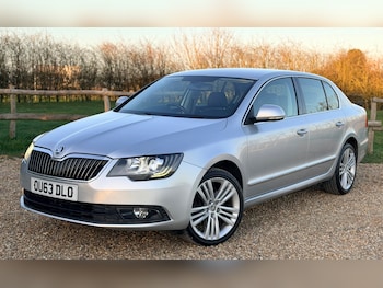 Used Skoda Superb 2013 for sale - 77921071: Photo