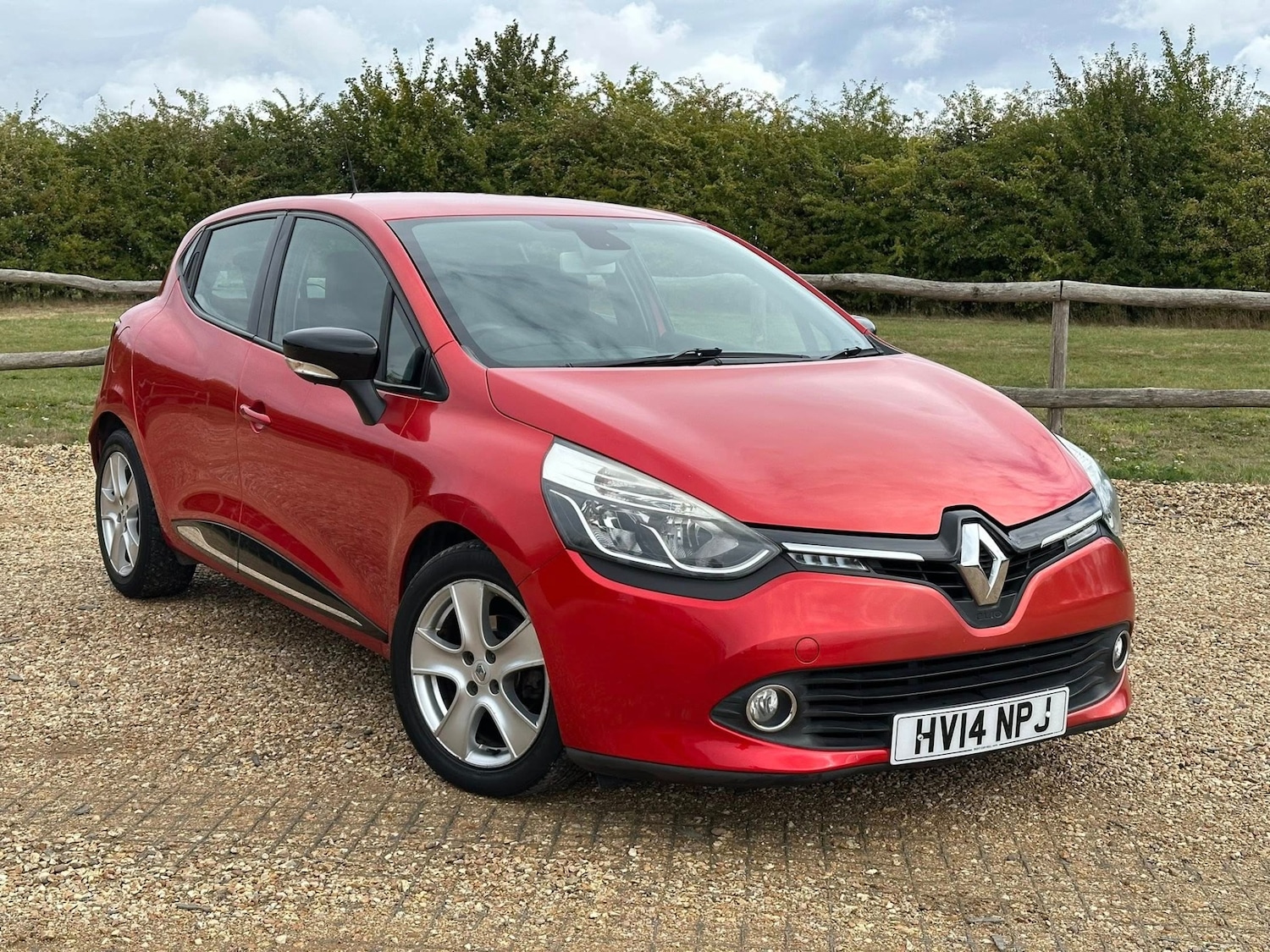 Used Renault Clio 2014 for sale - 76407668: Photo 1