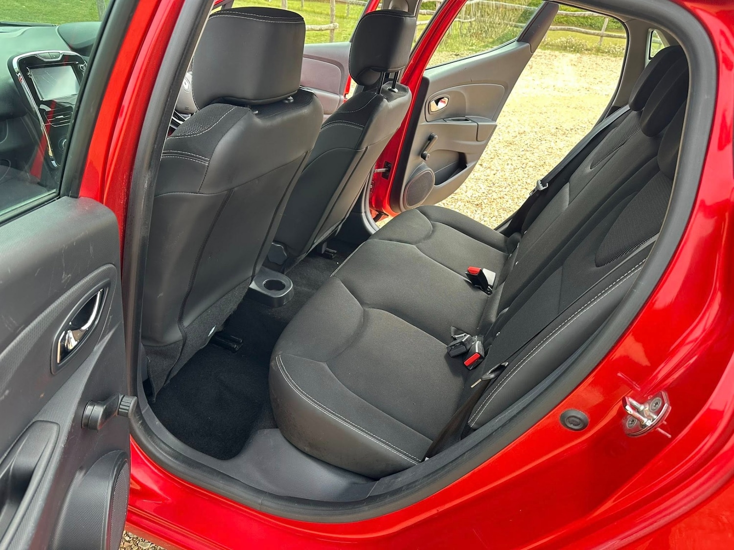 Used Renault Clio 2014 for sale - 76407668: Photo 21