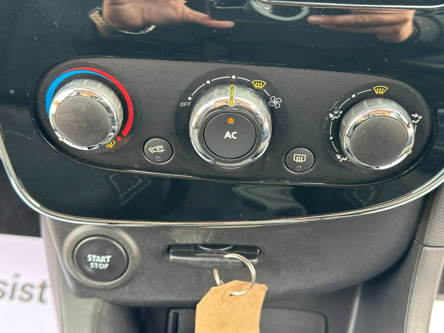 Used Renault Clio 2014 for sale - 76407668: Photo 22