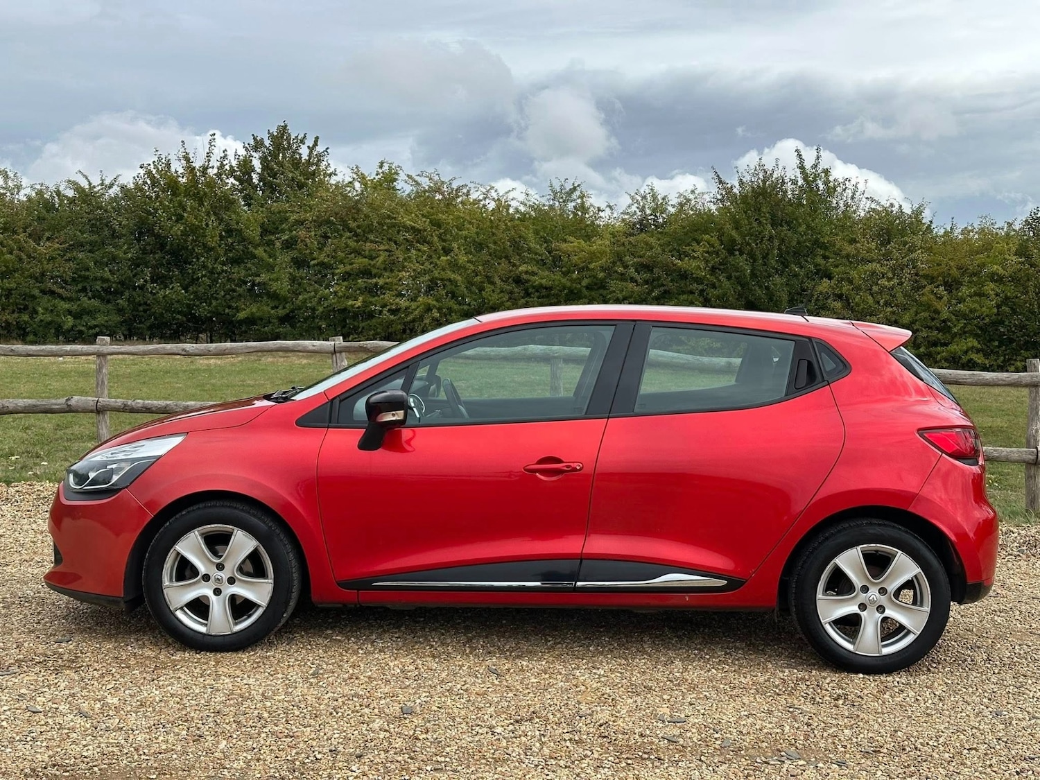 Used Renault Clio 2014 for sale - 76407668: Photo 8