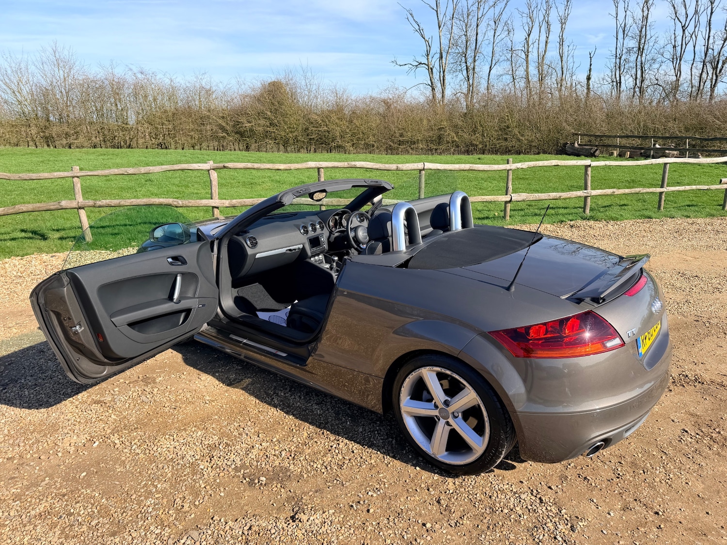 Used Audi TT 2011 for sale - 77716239: Photo 12