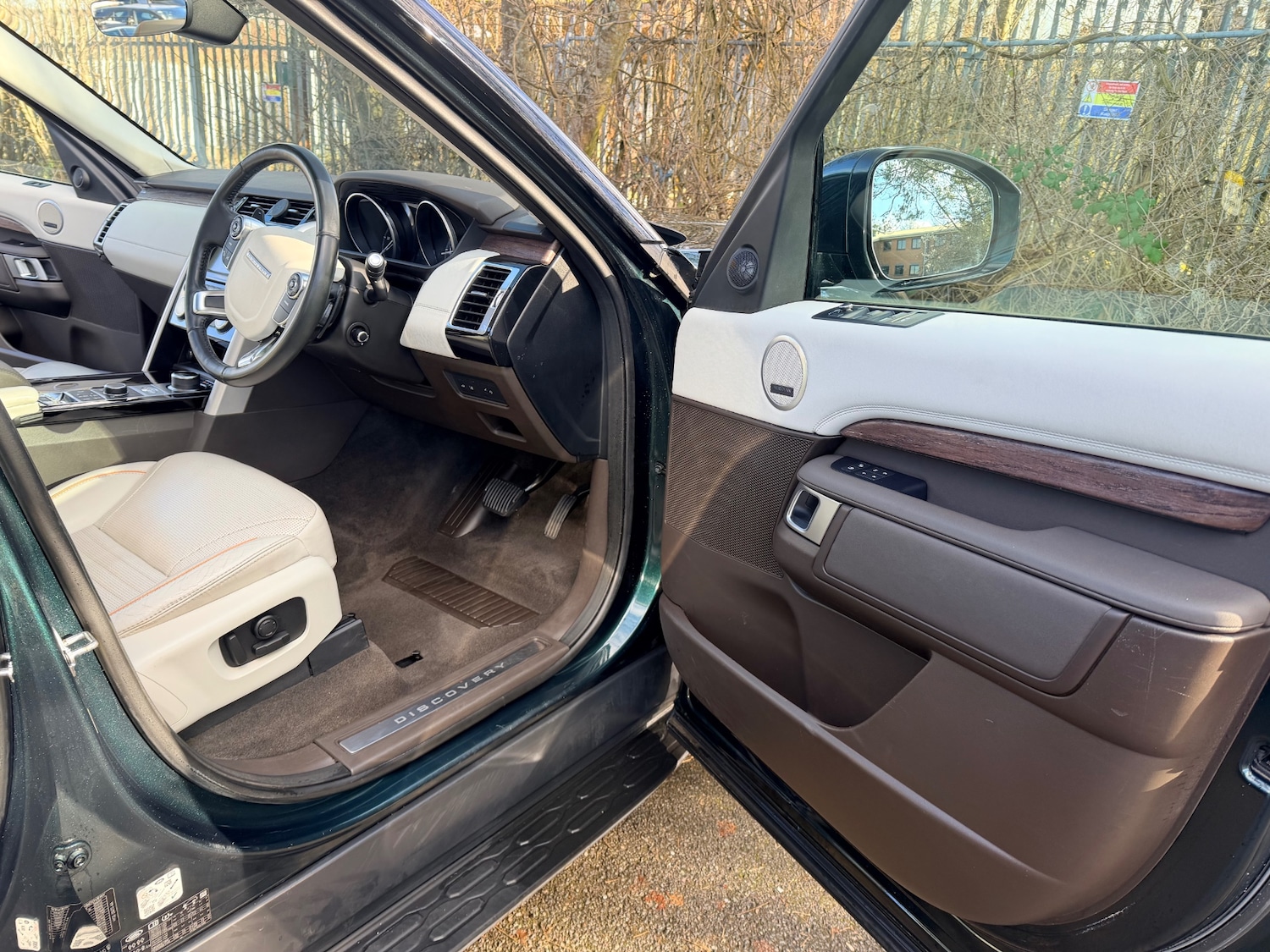 Used Land Rover Discovery 2017 for sale - 77432842: Photo 11