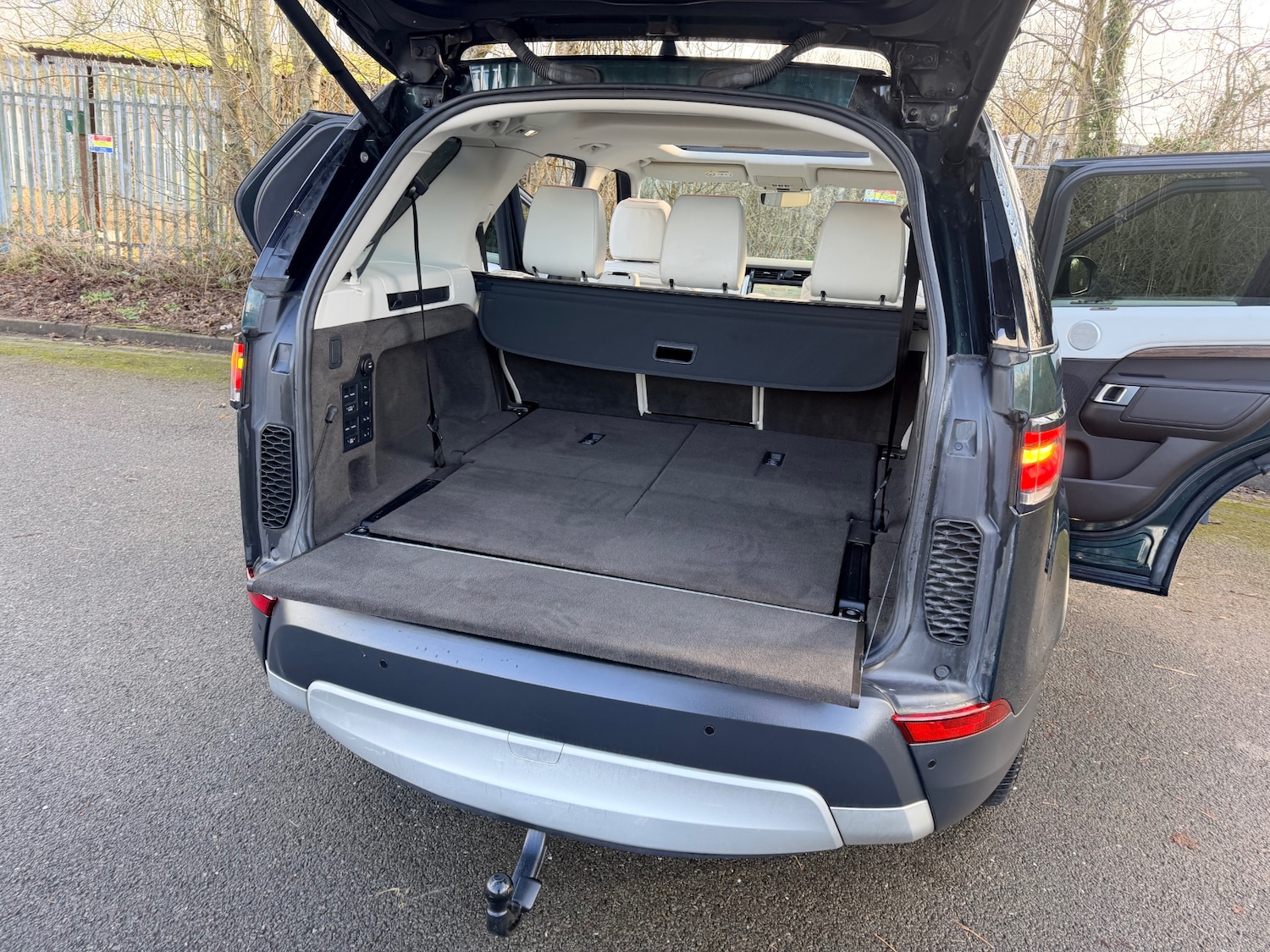 Used Land Rover Discovery 2017 for sale - 77432842: Photo 18