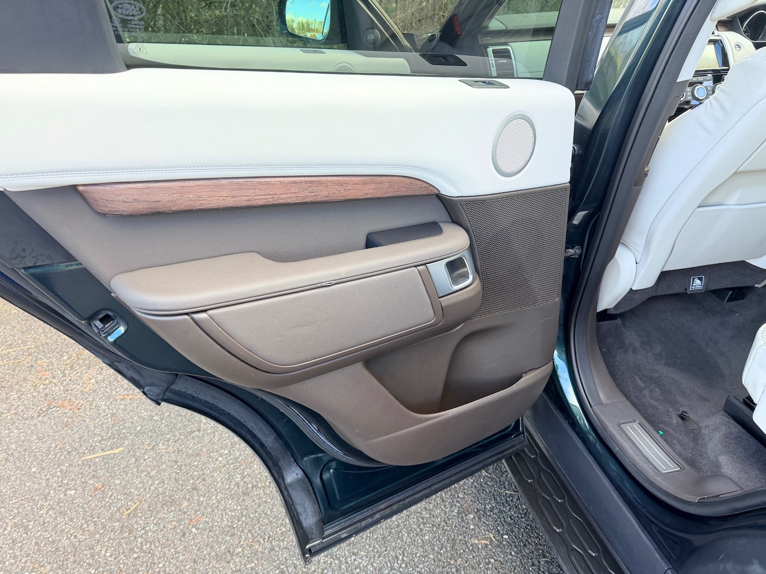 Used Land Rover Discovery 2017 for sale - 77432842: Photo 26