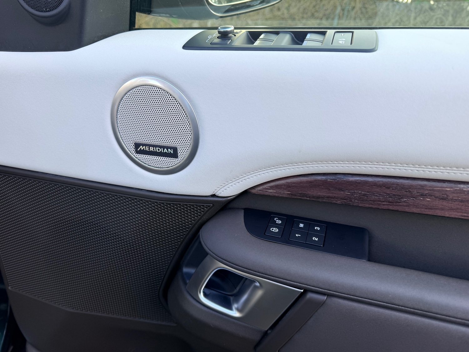 Used Land Rover Discovery 2017 for sale - 77432842: Photo 30