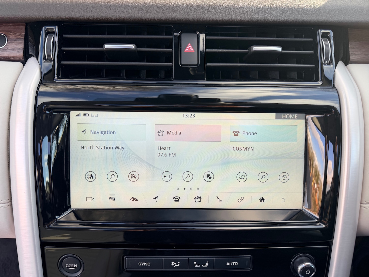 Used Land Rover Discovery 2017 for sale - 77432842: Photo 33