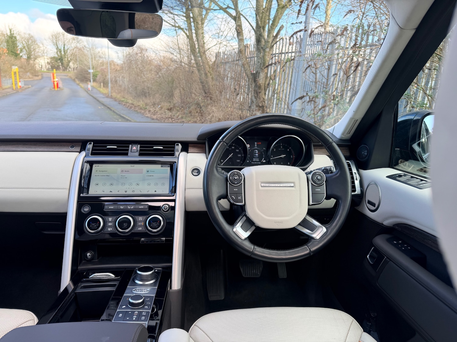 Used Land Rover Discovery 2017 for sale - 77432842: Photo 38