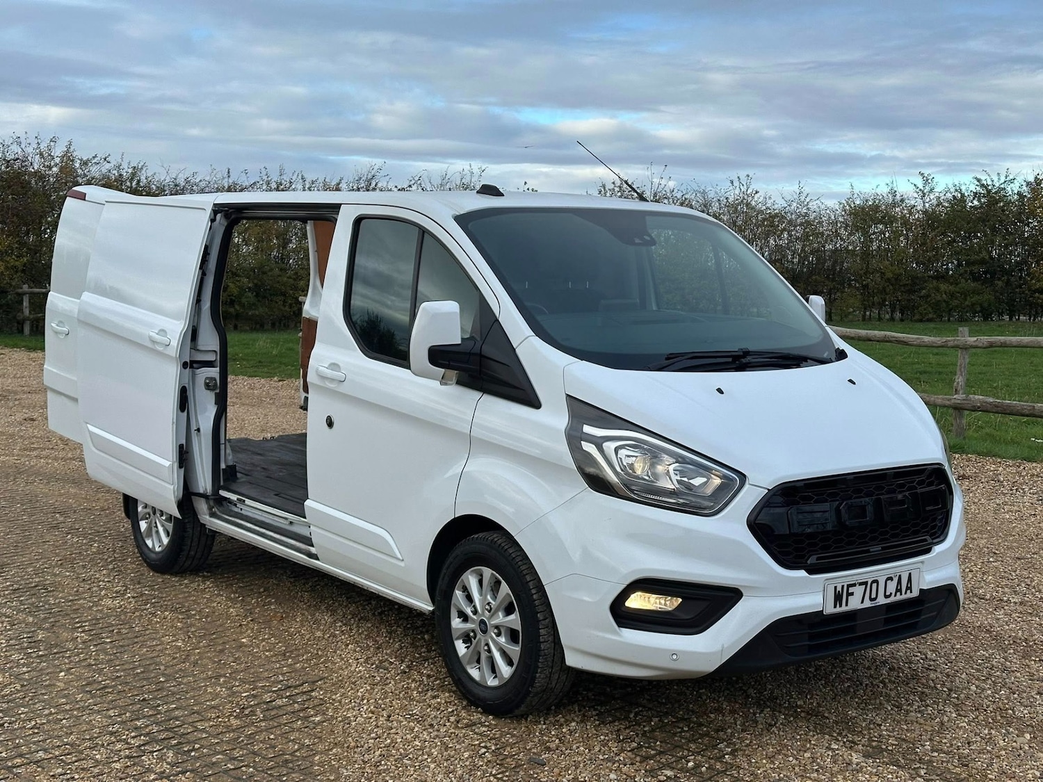 Used Ford Transit Custom 2020 for sale - 76407663: Photo 1