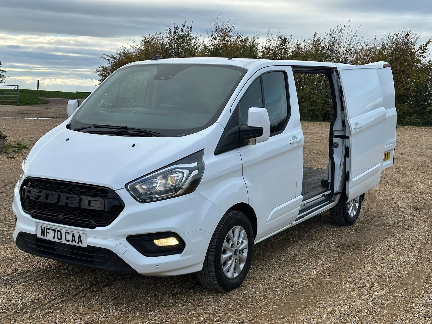 Used Ford Transit Custom 2020 for sale - 76407663: Photo 2