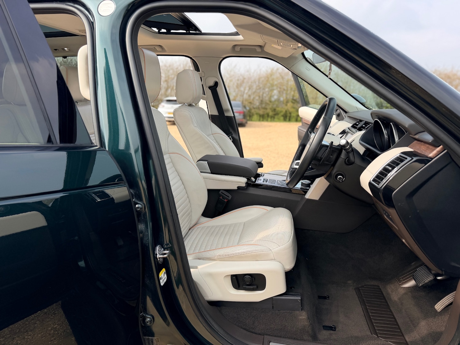 Used Land Rover Discovery 2017 for sale - 77992044: Photo 13