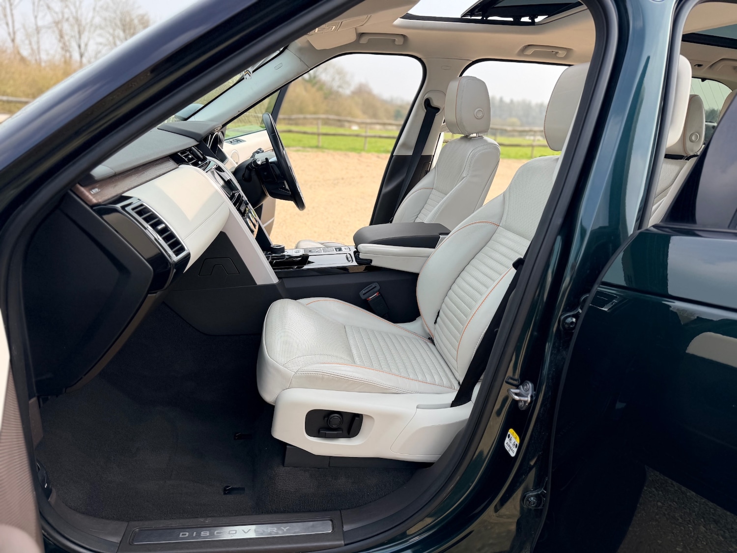 Used Land Rover Discovery 2017 for sale - 77992044: Photo 14