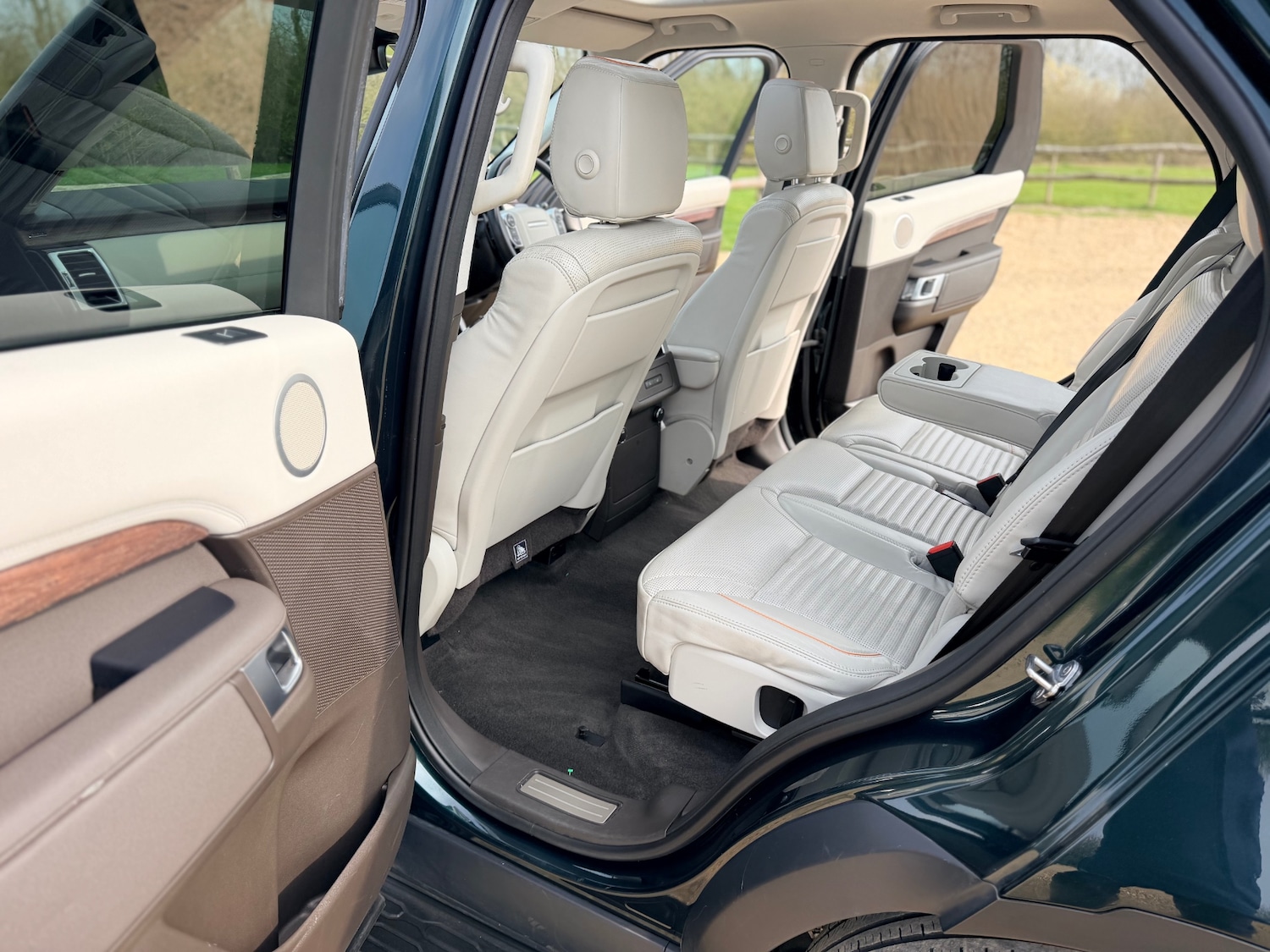 Used Land Rover Discovery 2017 for sale - 77992044: Photo 16