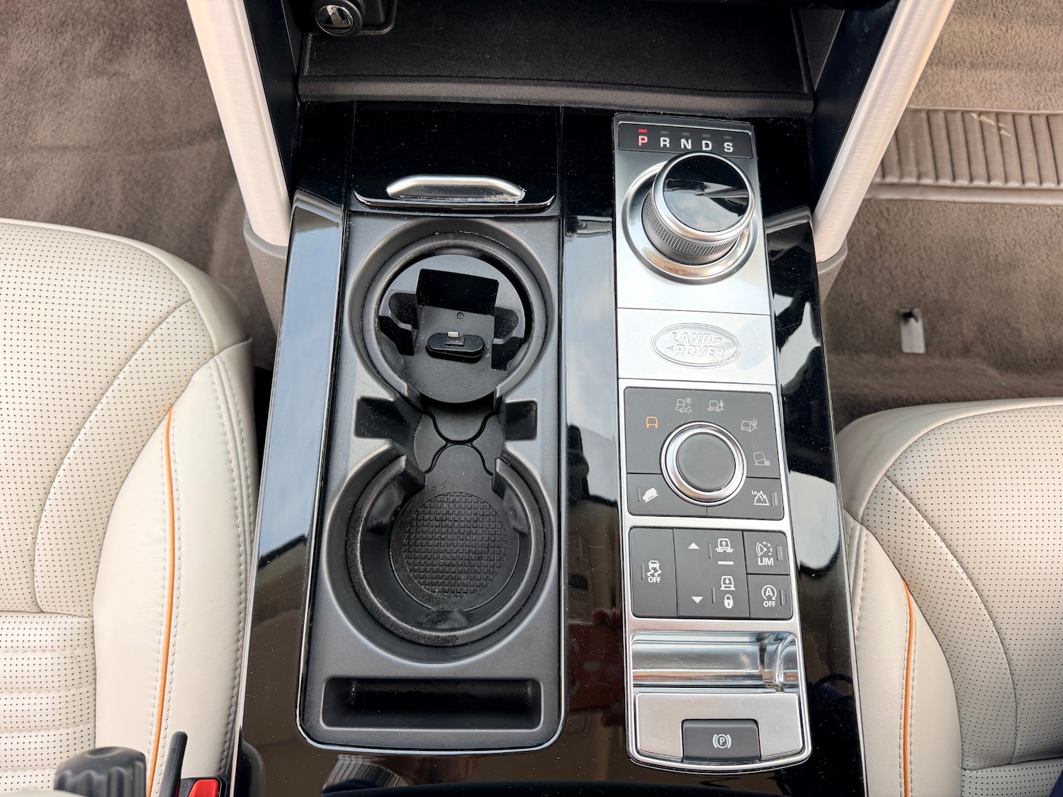 Used Land Rover Discovery 2017 for sale - 77992044: Photo 24