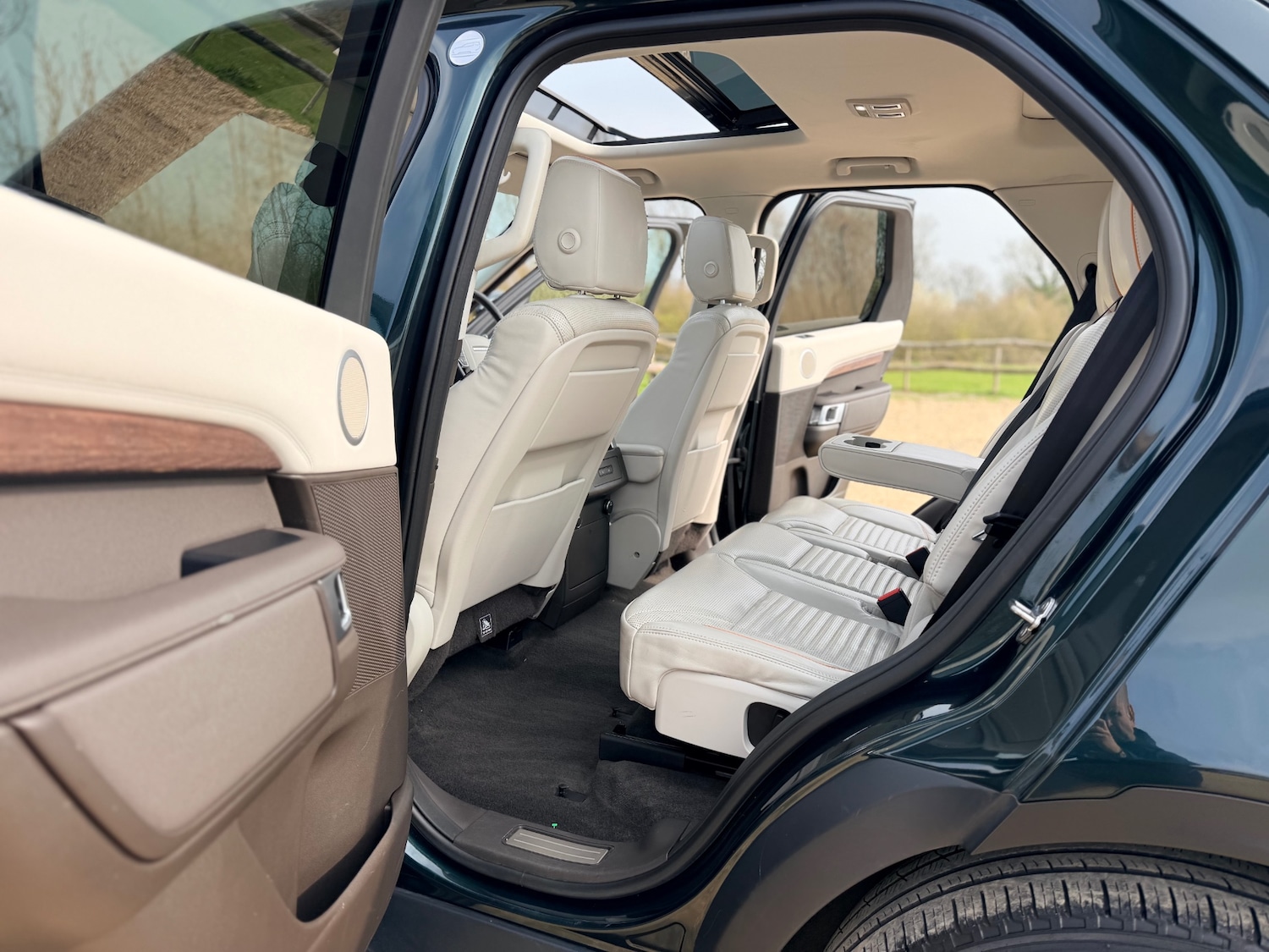 Used Land Rover Discovery 2017 for sale - 77992044: Photo 28