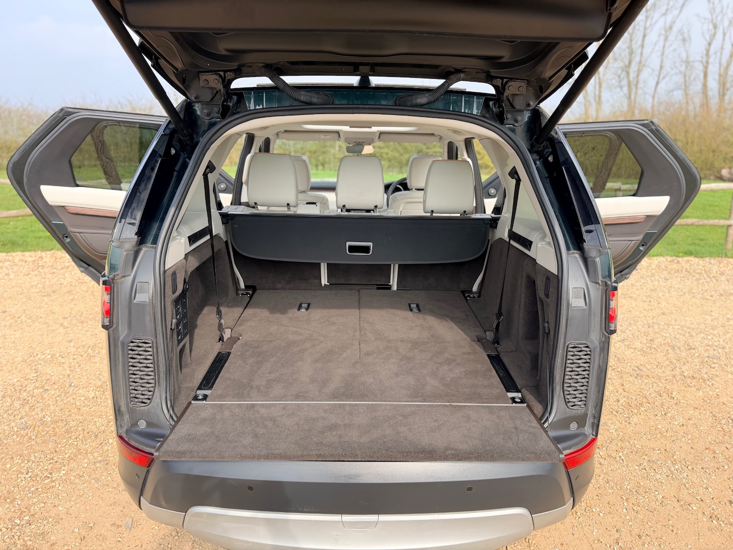 Used Land Rover Discovery 2017 for sale - 77992044: Photo 29