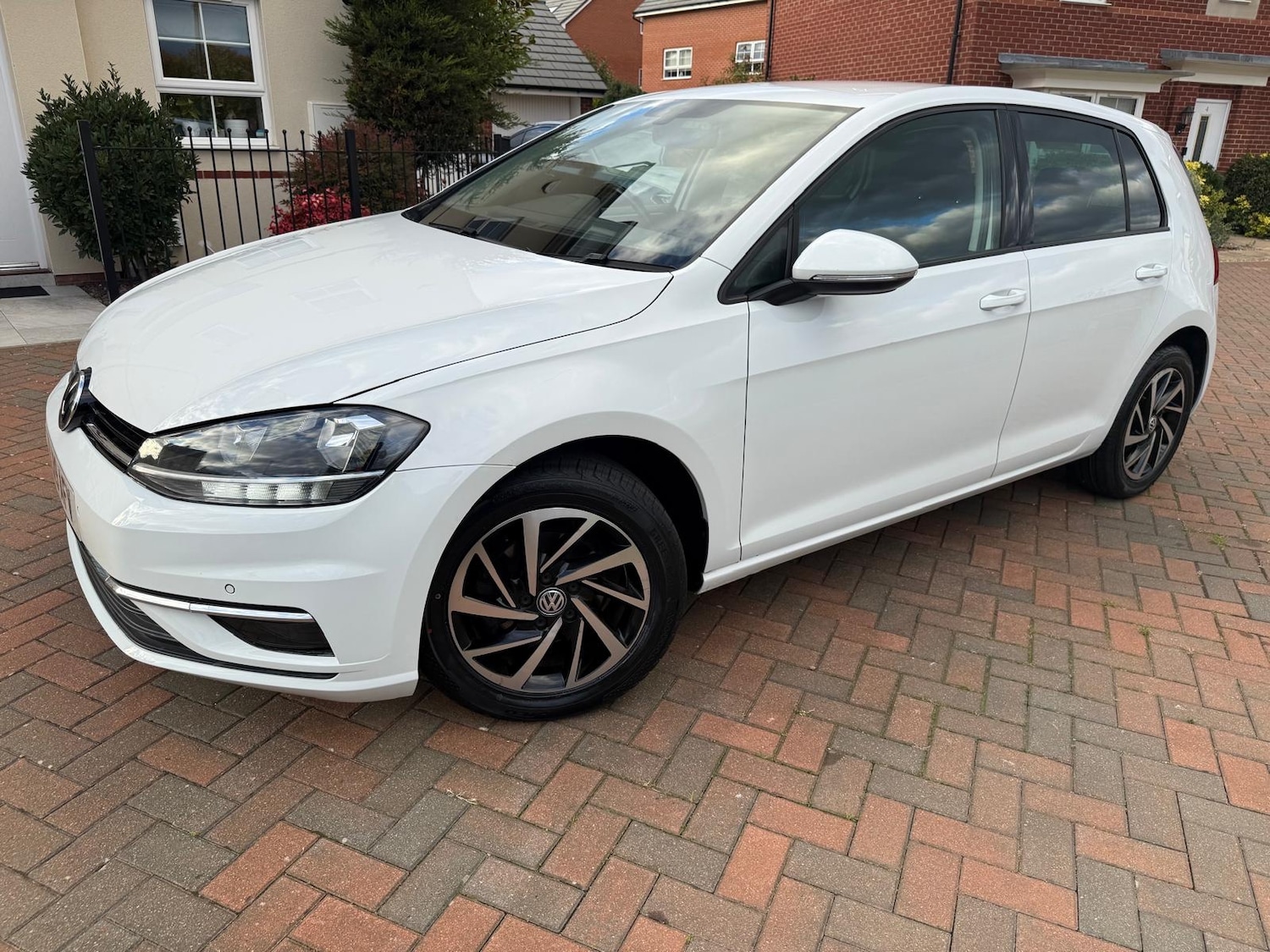 Used Volkswagen Golf 2019 for sale - 76669066: Photo 1