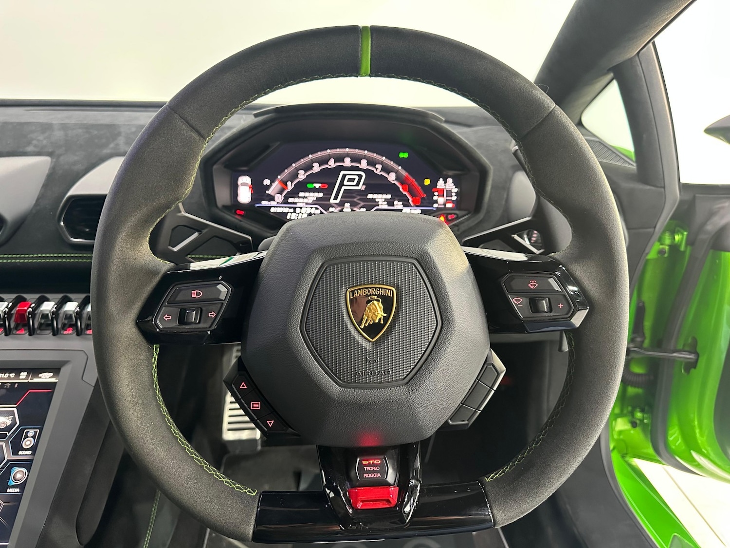 Used Lamborghini Huracan 2022 for sale - 77370680: Photo 48