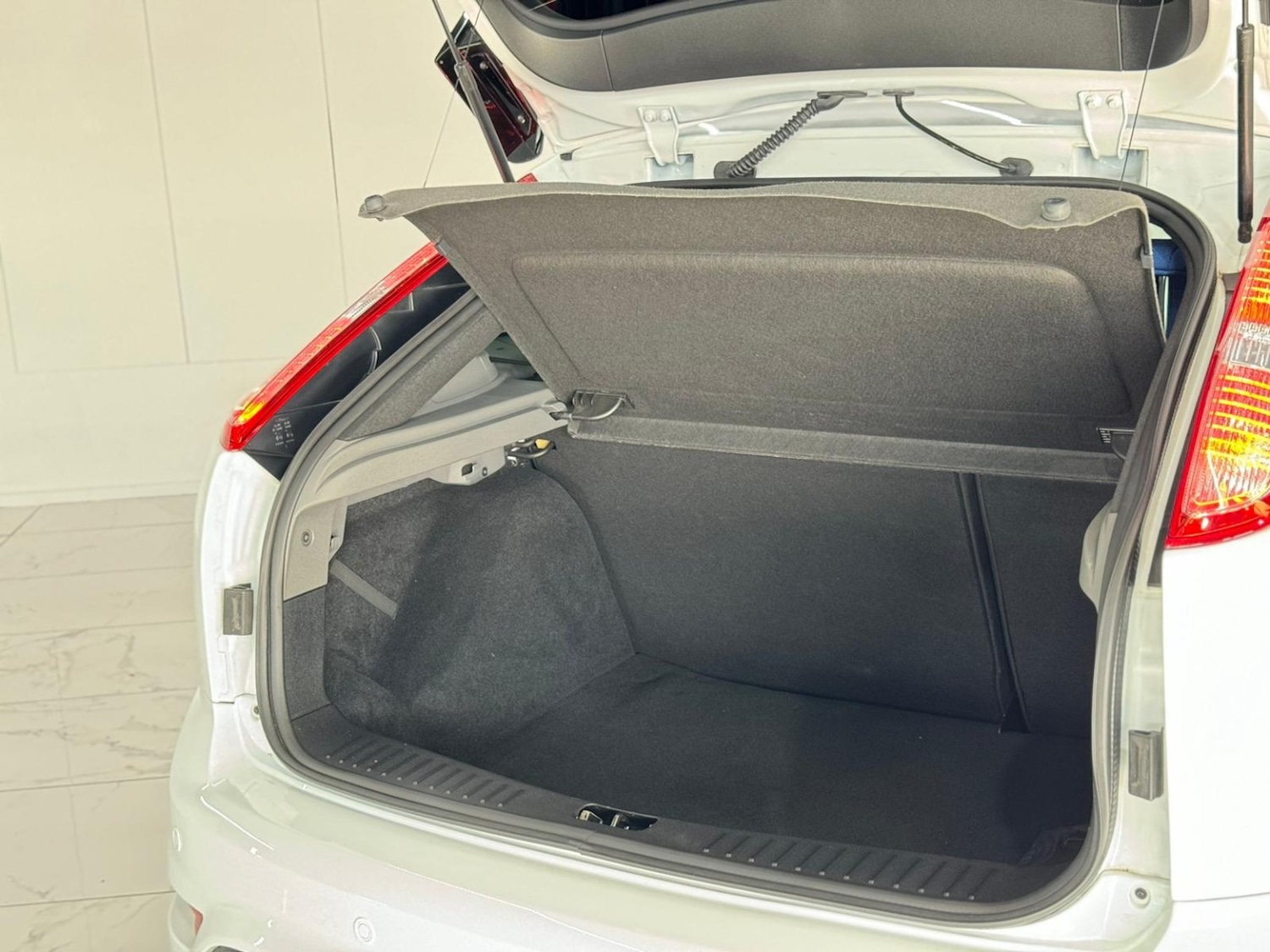 Used Ford Focus 2010 for sale - 78182760: Photo 86