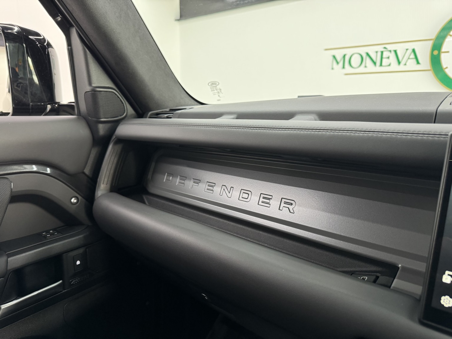 Used Land Rover Defender 2025 for sale - 77781687: Photo 32