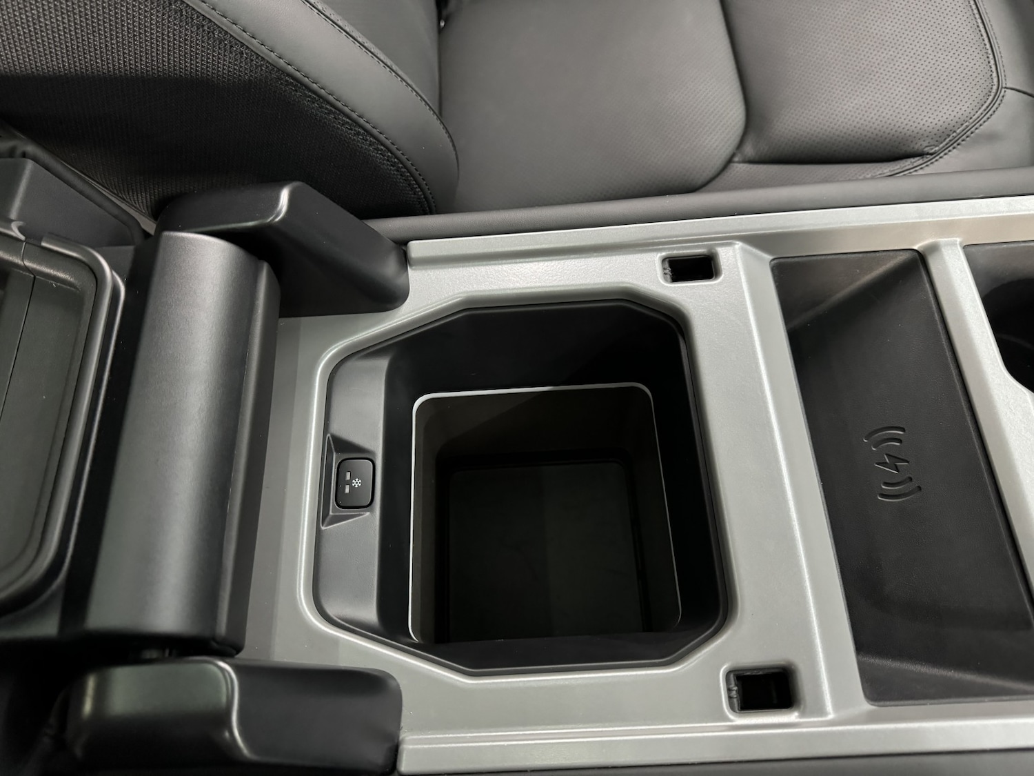 Used Land Rover Defender 2025 for sale - 77781687: Photo 34