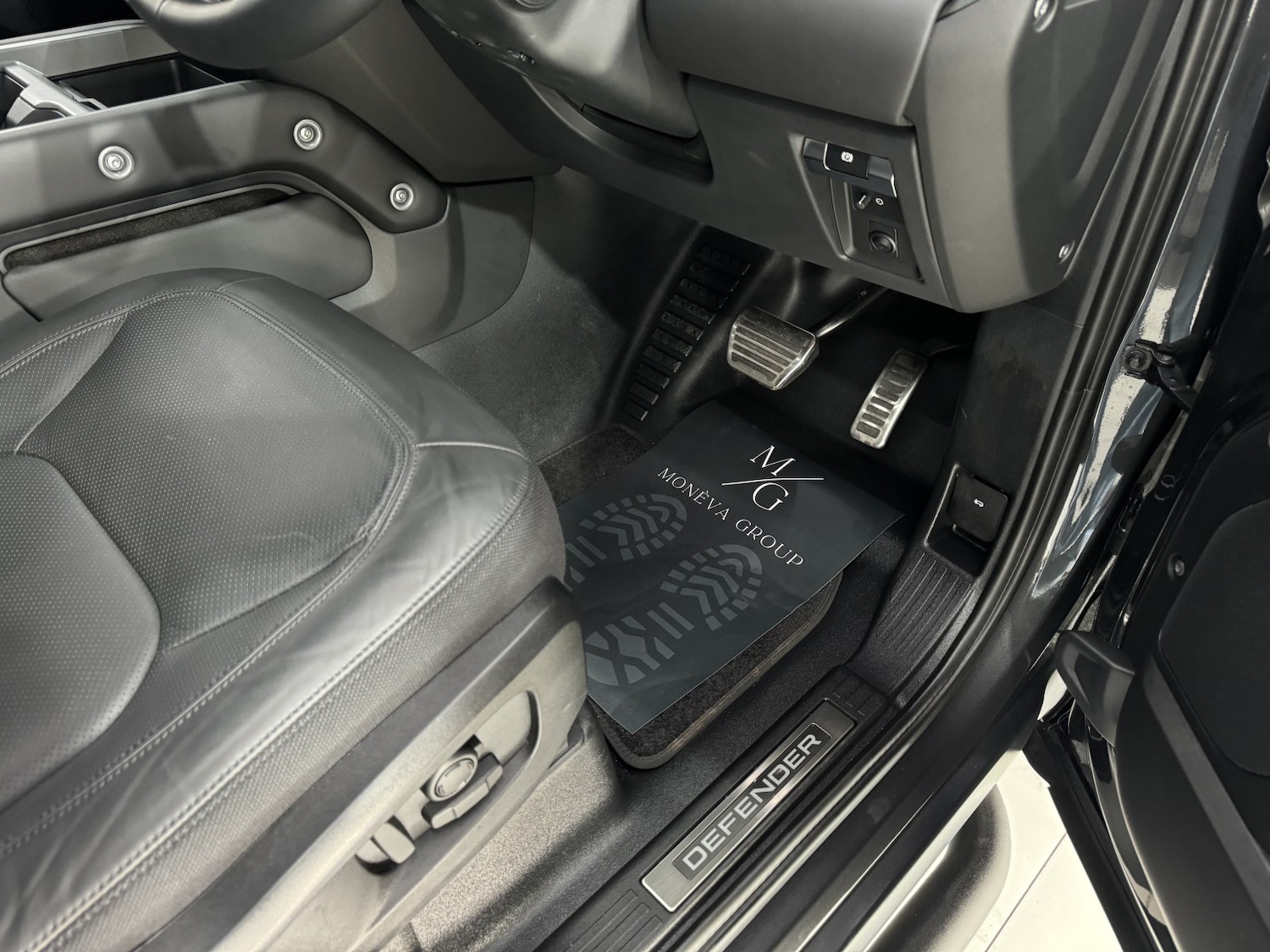 Used Land Rover Defender 2025 for sale - 77781687: Photo 41