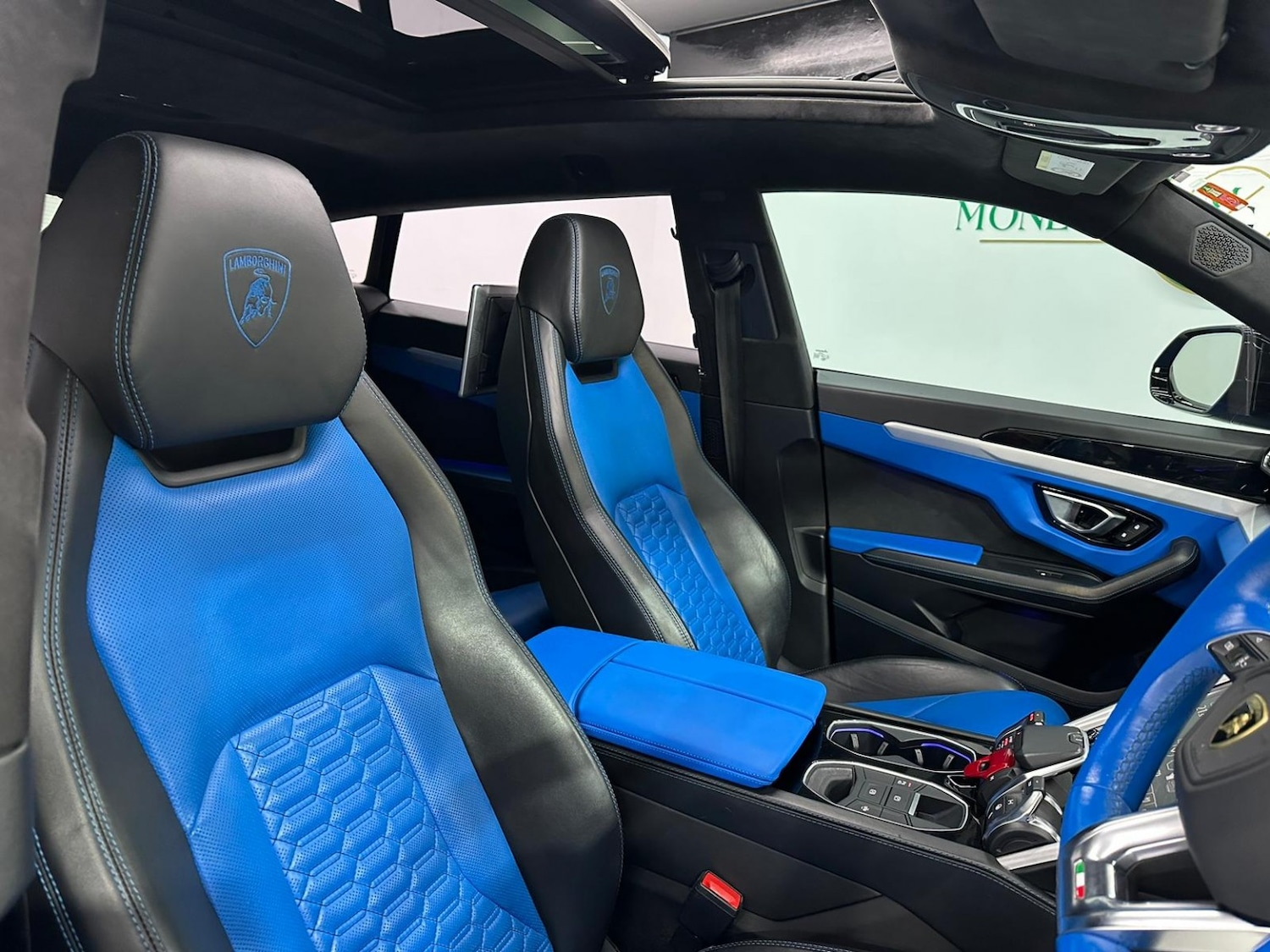 Used Lamborghini Urus 2018 for sale - 77140734: Photo 39