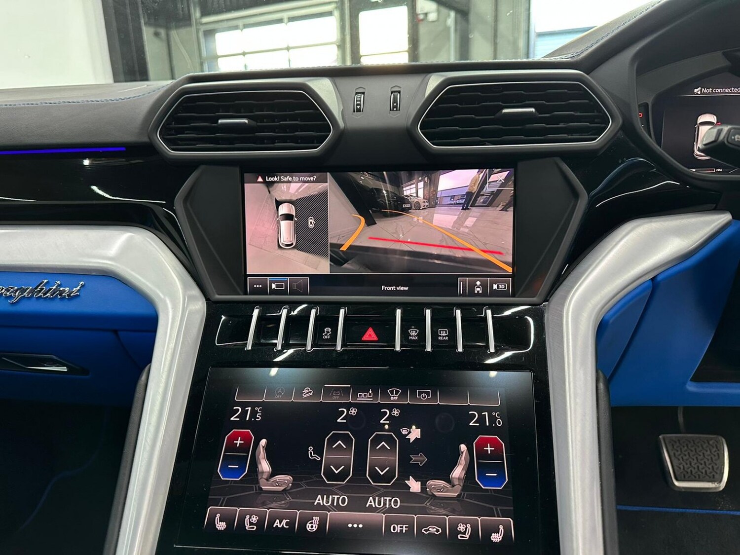 Used Lamborghini Urus 2018 for sale - 77140734: Photo 40