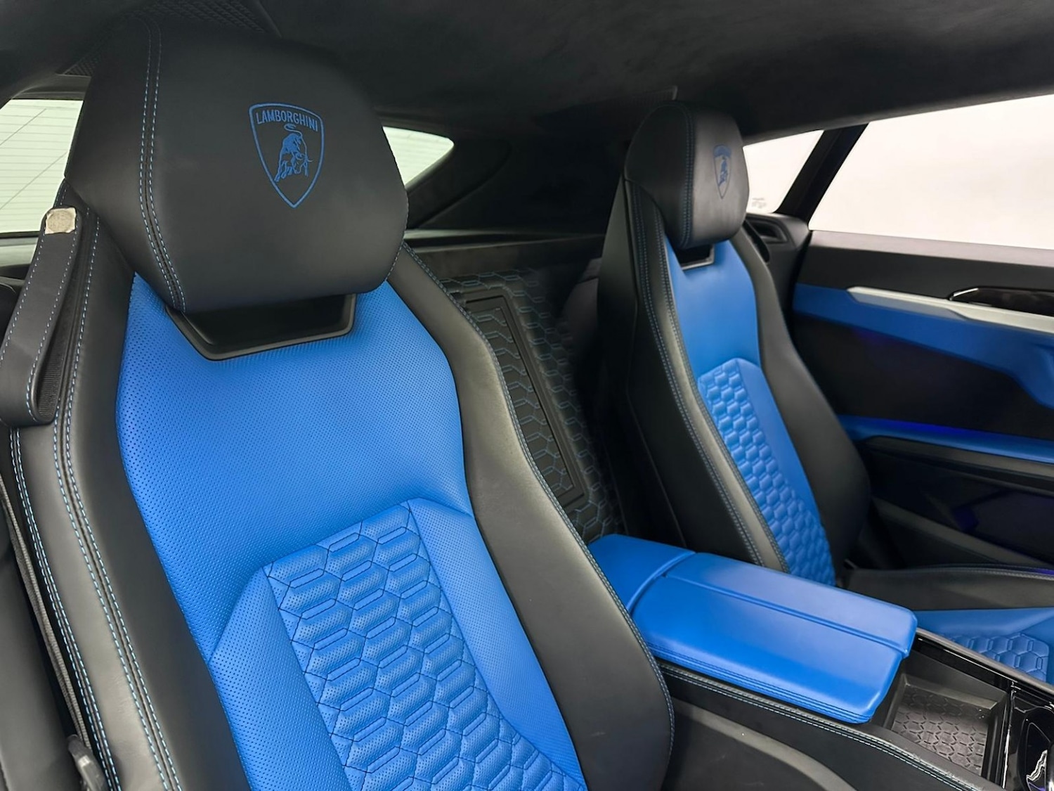 Used Lamborghini Urus 2018 for sale - 77140734: Photo 45