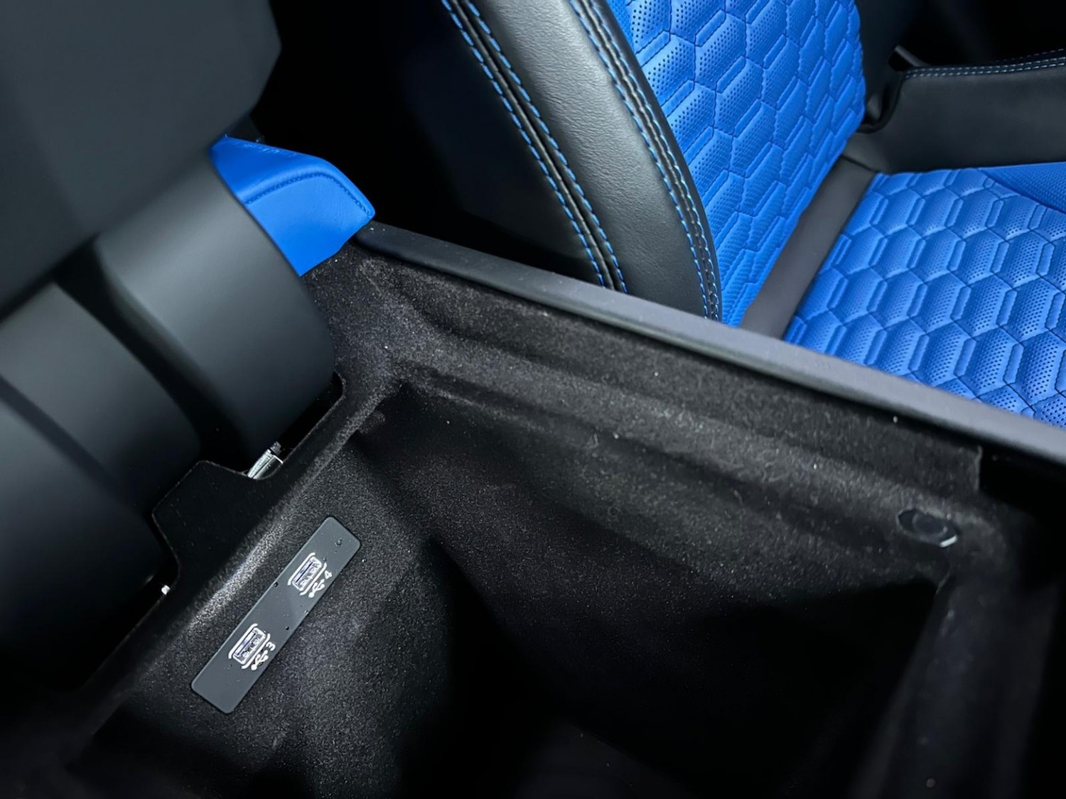 Used Lamborghini Urus 2018 for sale - 77140734: Photo 48