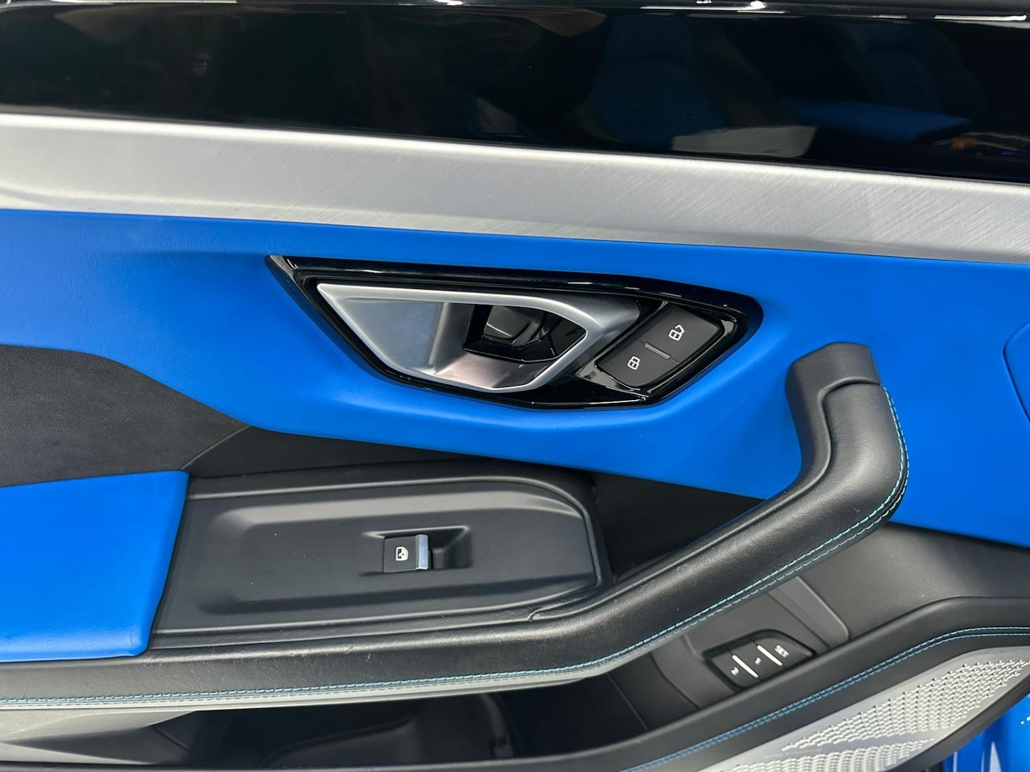 Used Lamborghini Urus 2018 for sale - 77140734: Photo 51