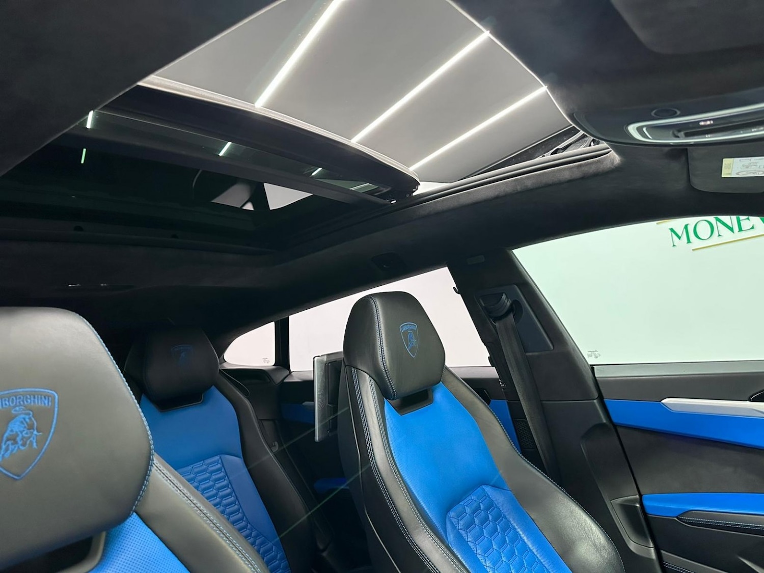 Used Lamborghini Urus 2018 for sale - 77140734: Photo 8