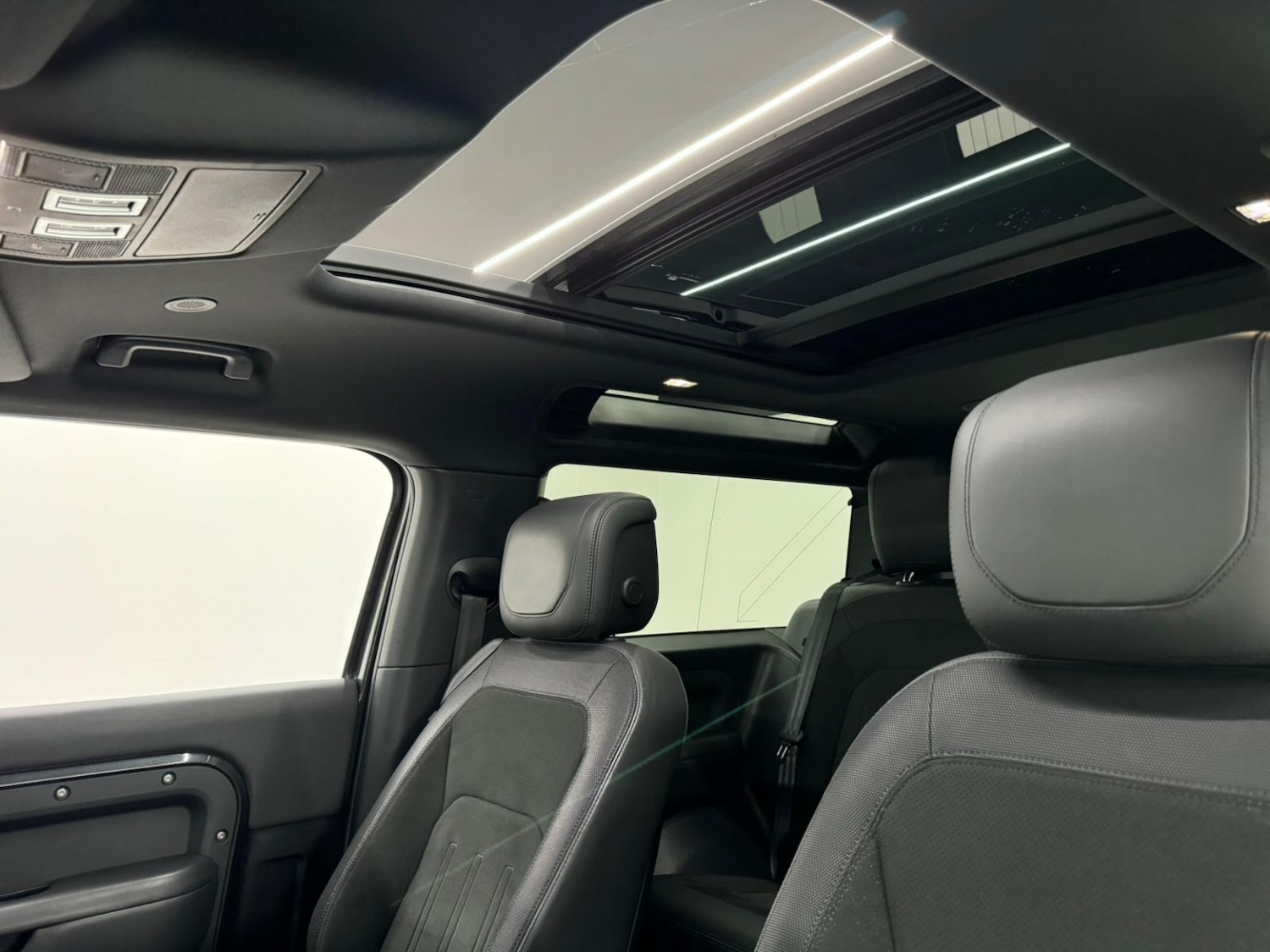 Used Land Rover Defender 90 2021 for sale - 77729551: Photo 39