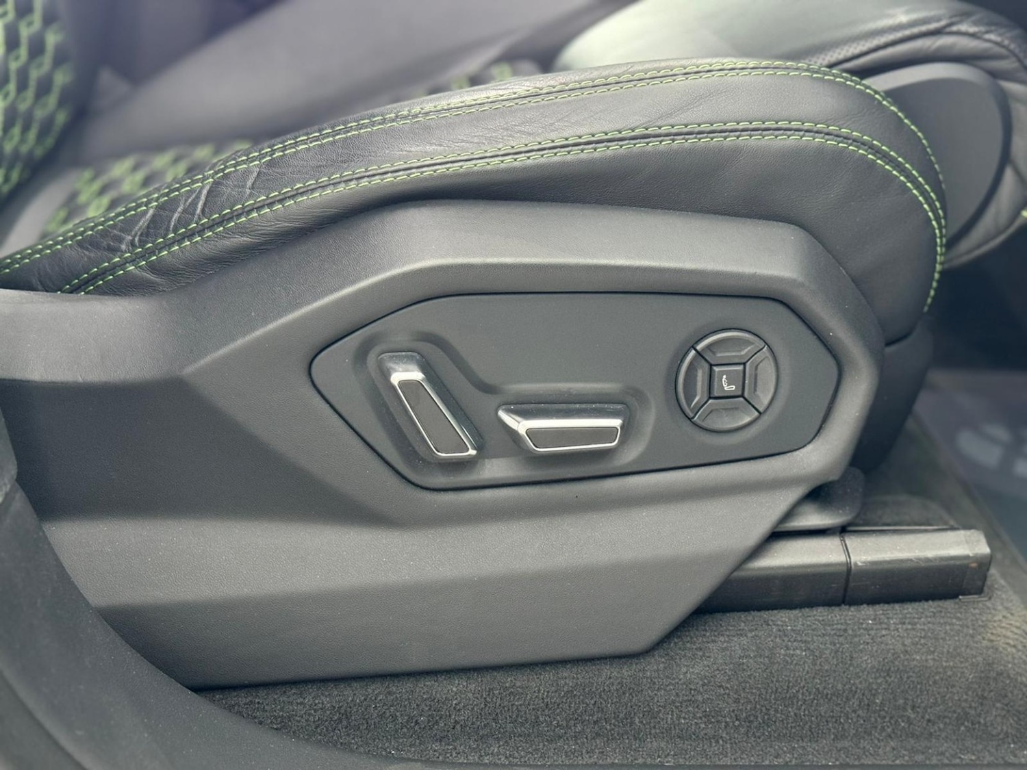 Used Lamborghini Urus 2021 for sale - 78155366: Photo 25