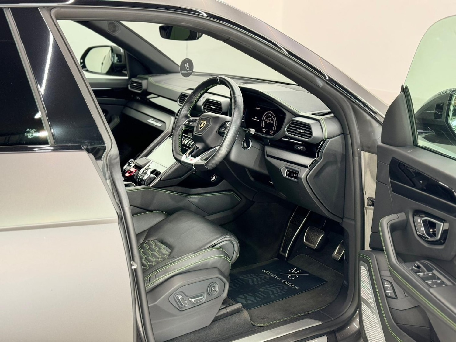 Used Lamborghini Urus 2021 for sale - 78155366: Photo 64