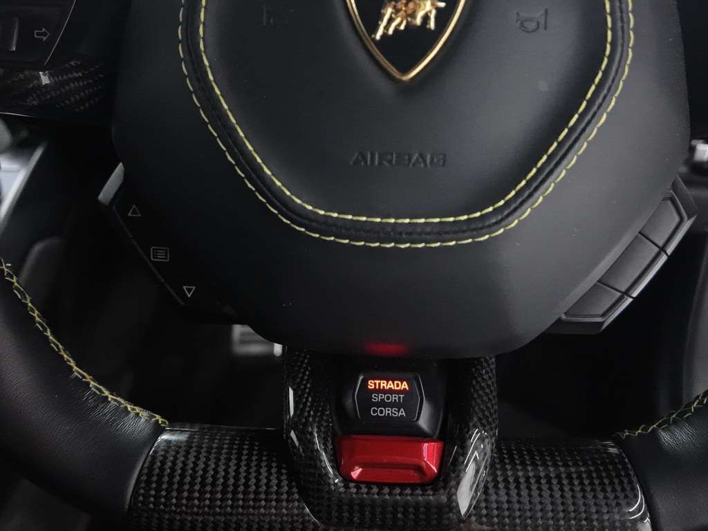 Used Lamborghini Huracan 2015 for sale - 76769636: Photo 36