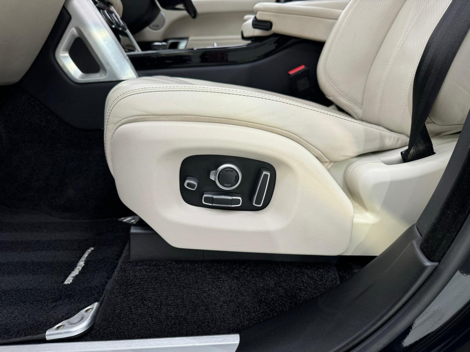 Used Land Rover Range Rover 2017 for sale - 77572818: Photo 46