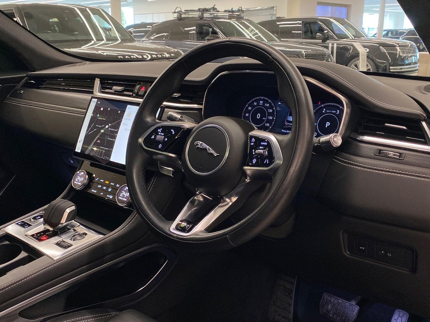 Used Jaguar F-Pace 2021 for sale - 76699418: Photo 31