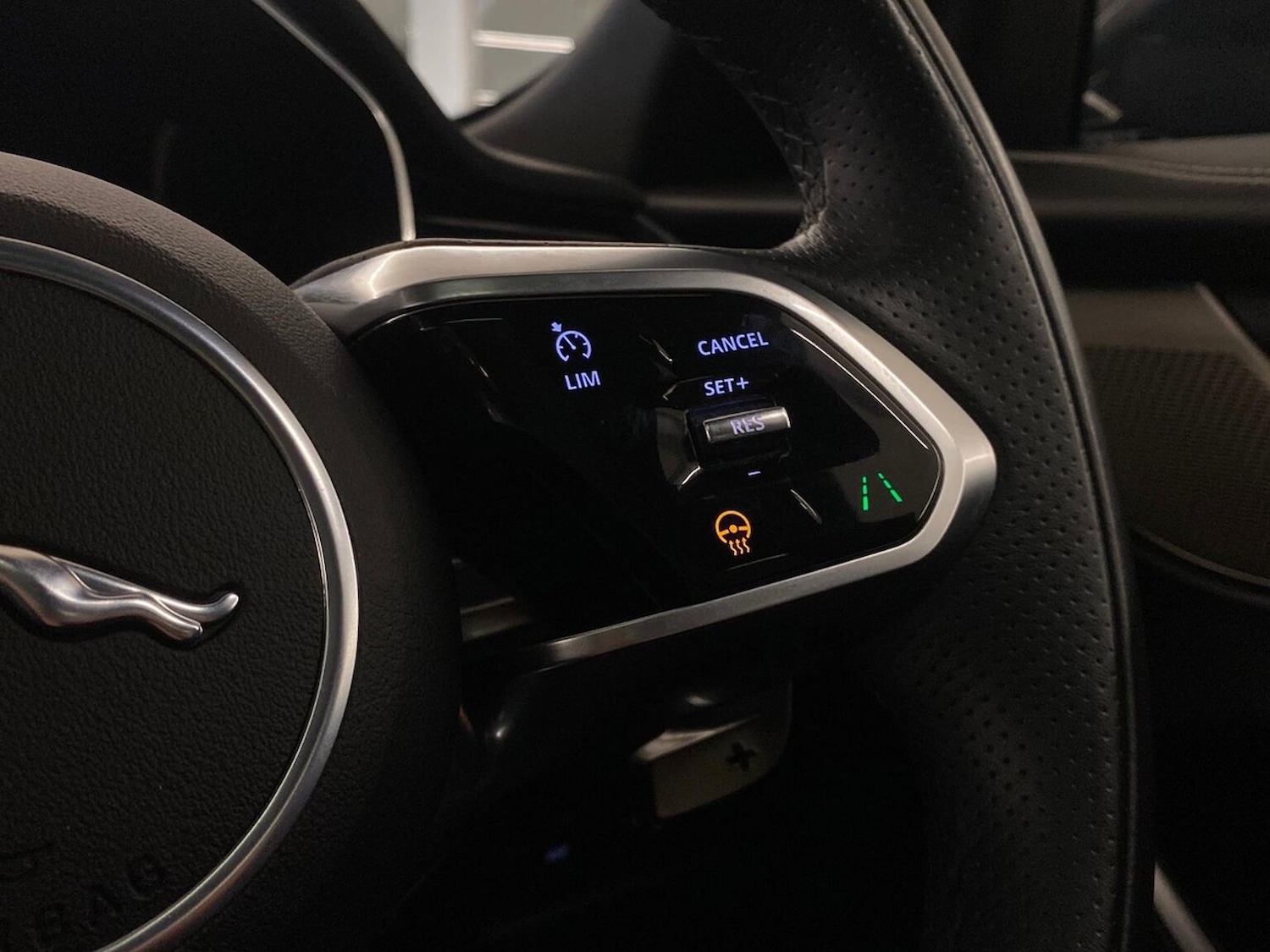 Used Jaguar F-Pace 2022 for sale - 76464671: Photo 39