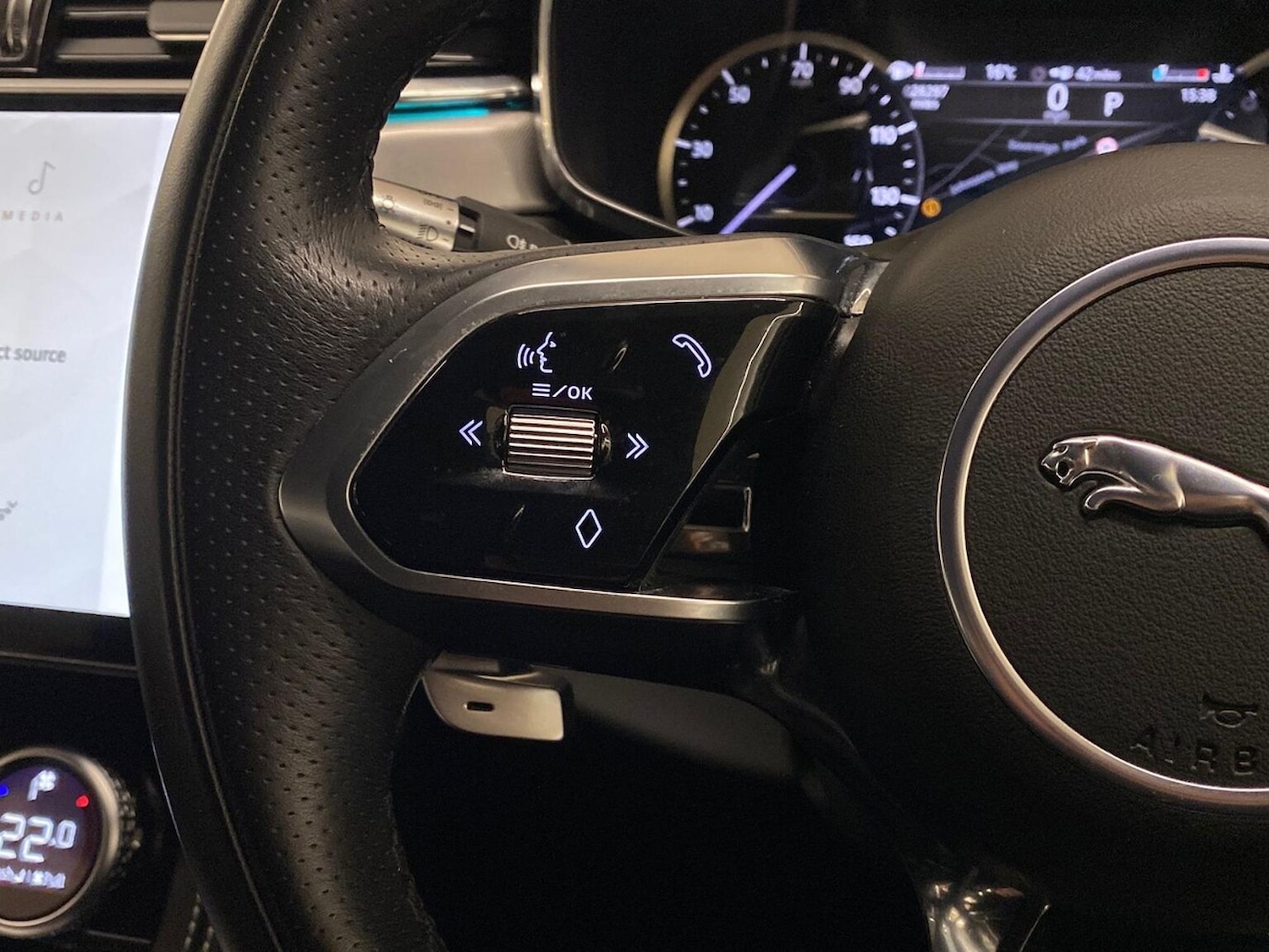 Used Jaguar F-Pace 2022 for sale - 76357877: Photo 31