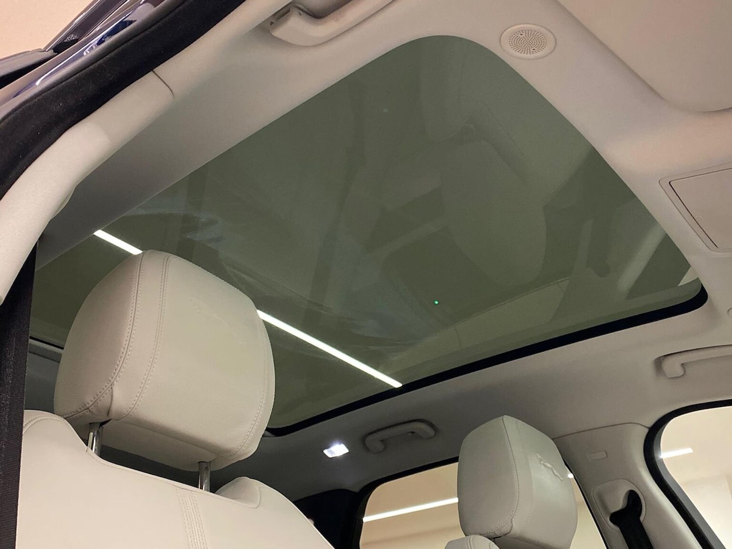 Used Jaguar F-Pace 2023 for sale - 77555315: Photo 21