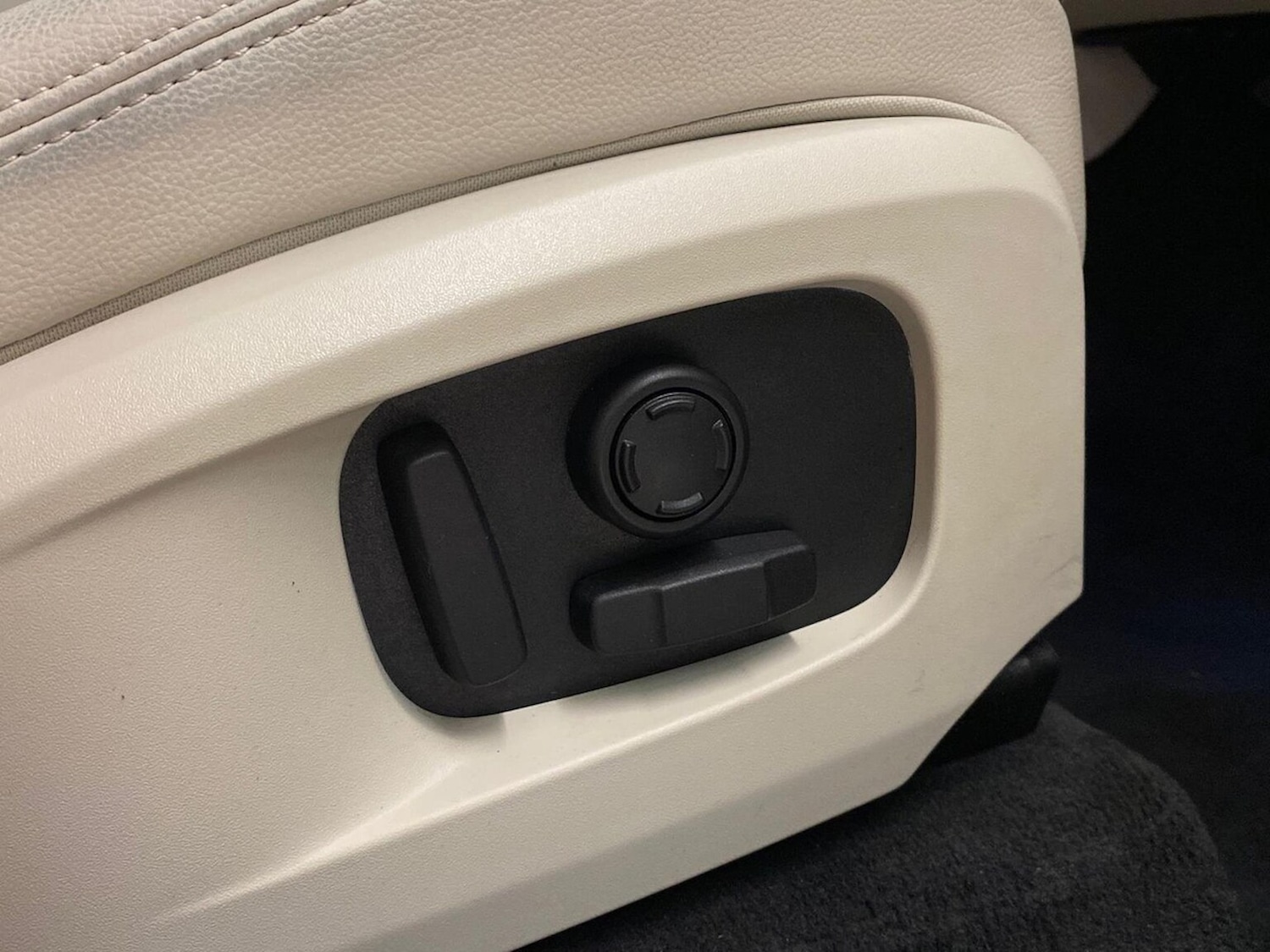 Used Jaguar F-Pace 2023 for sale - 77555315: Photo 27