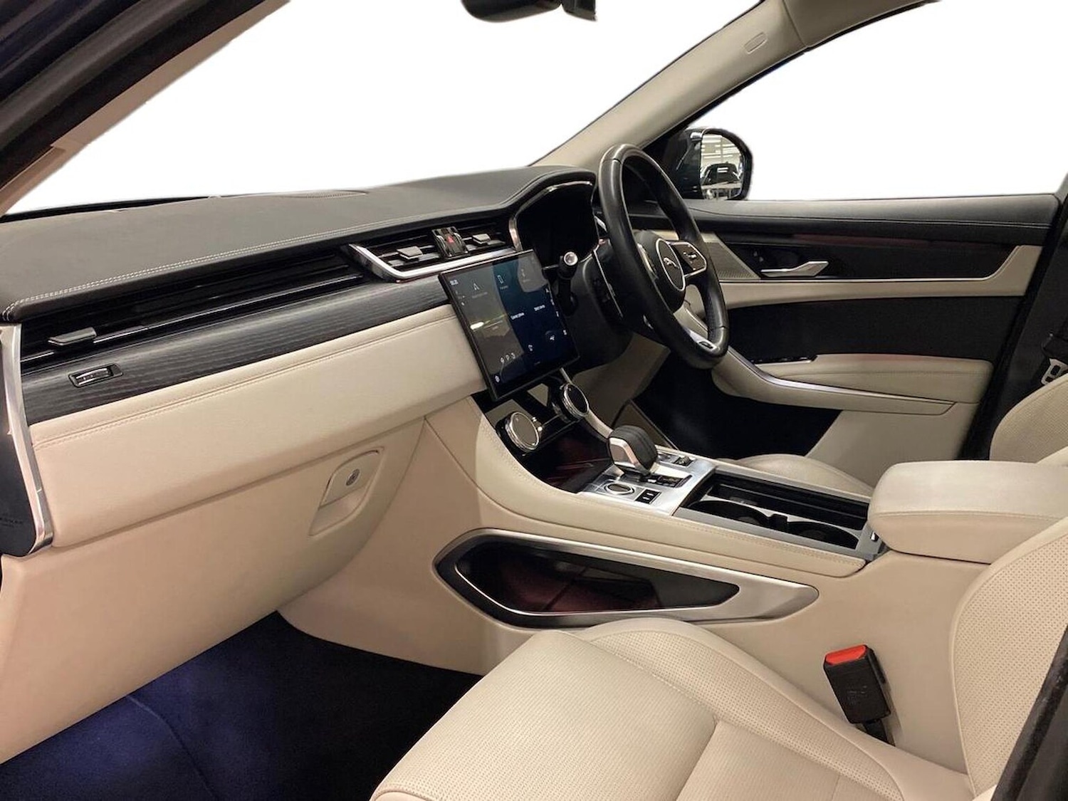 Used Jaguar F-Pace 2023 for sale - 77555315: Photo 3