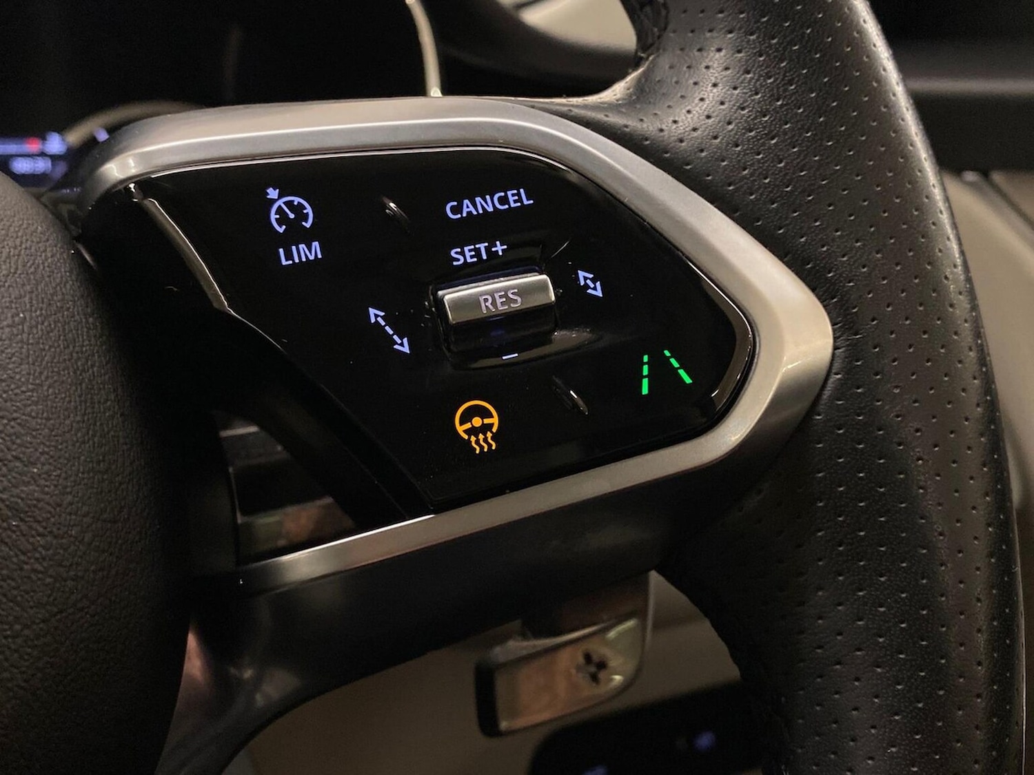 Used Jaguar F-Pace 2023 for sale - 77555315: Photo 34