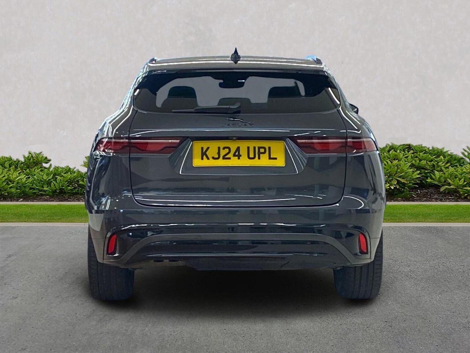 Used Jaguar F-Pace 2024 for sale - 76589171: Photo 6