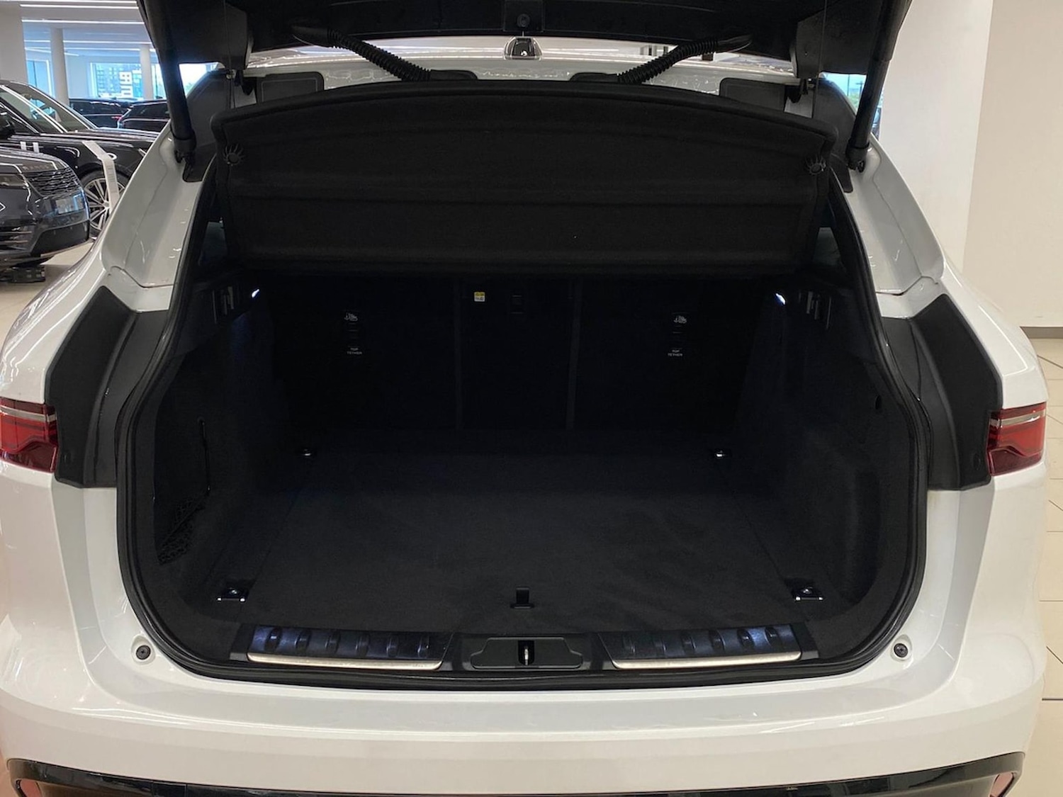 Used Jaguar F-Pace 2023 for sale - 76613618: Photo 10